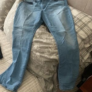 American eagle straight legged jeans